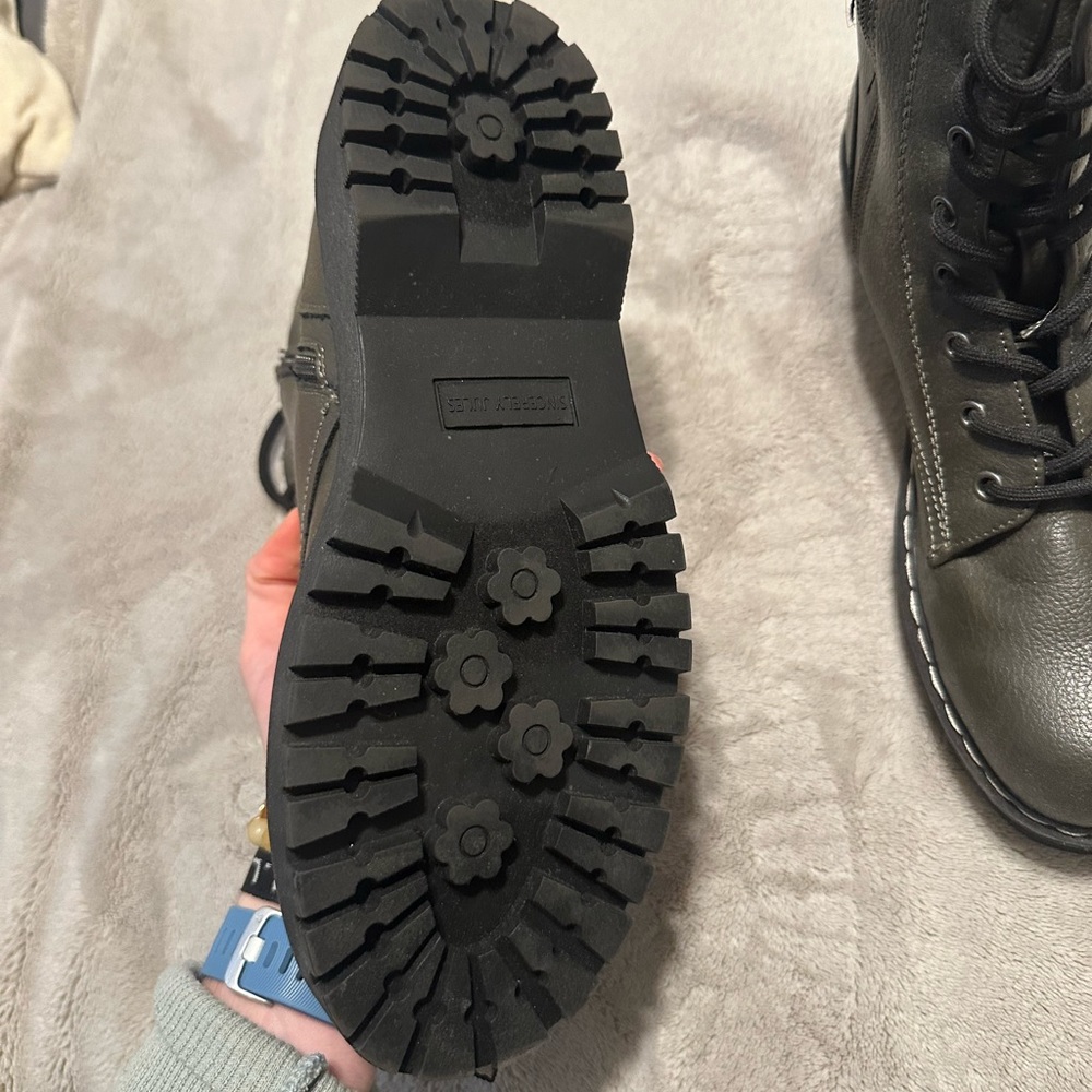 Doc Martin Style Boots - Picture 5 of 6